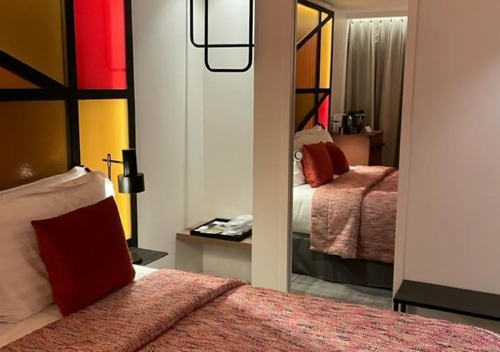 Le 12 Hotel Paris 4*,