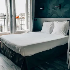 Luxia ** Paris
